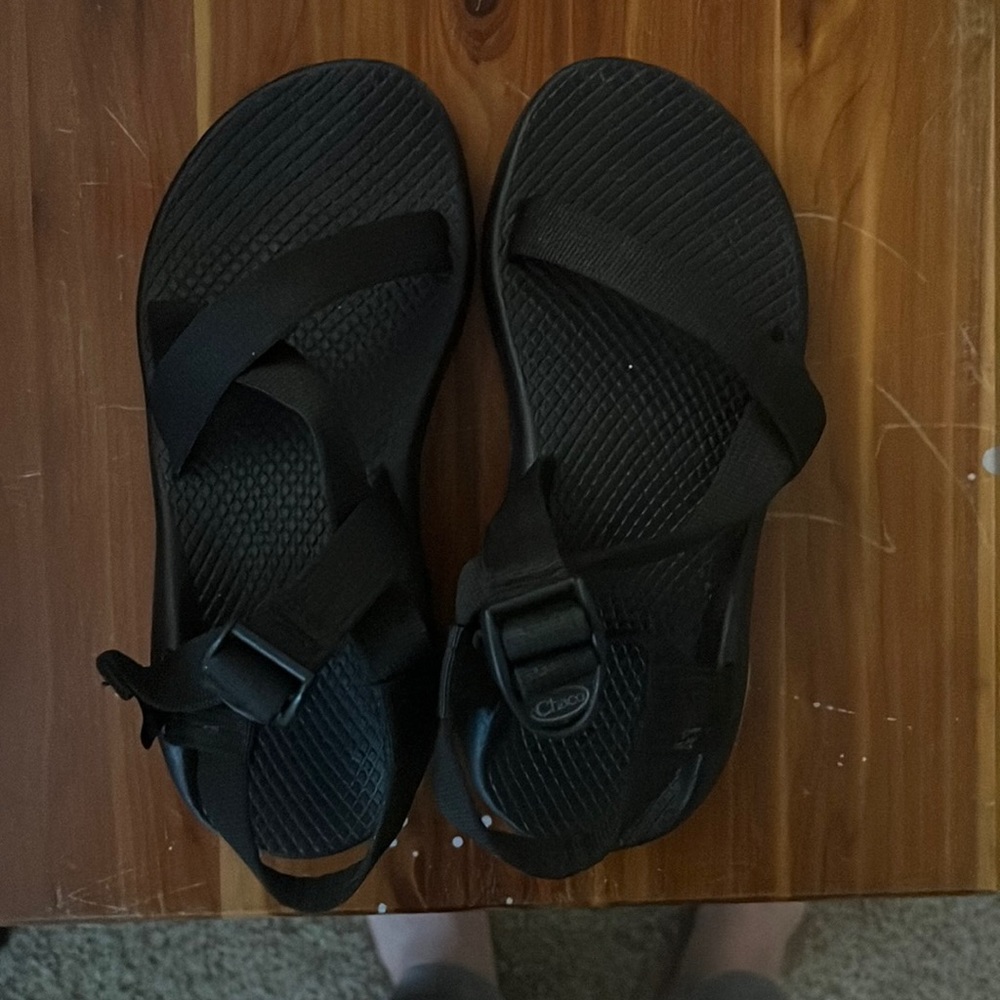 - Size 5 barely worn Chacos